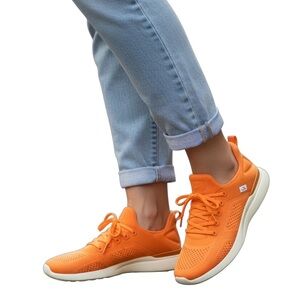 APL Women’s TechLoom Tracer Sneakers – Size 8 (Orange/Pristine)